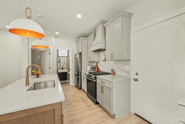 1637 Clayton Street, Cincinnati, OH 45206