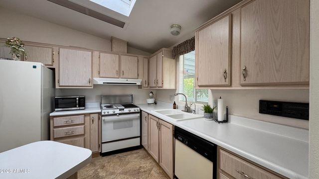 5735 E MCDOWELL Road 125, Mesa, AZ 85215