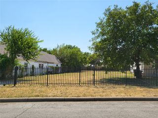2919 N Houston Street, Fort Worth, TX 76106
