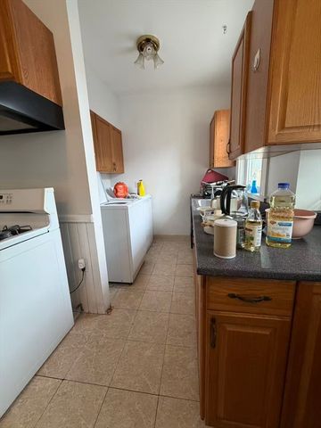 35 Fiske St 2, Waltham, MA 02451