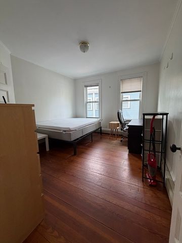 35 Fiske St 2, Waltham, MA 02451