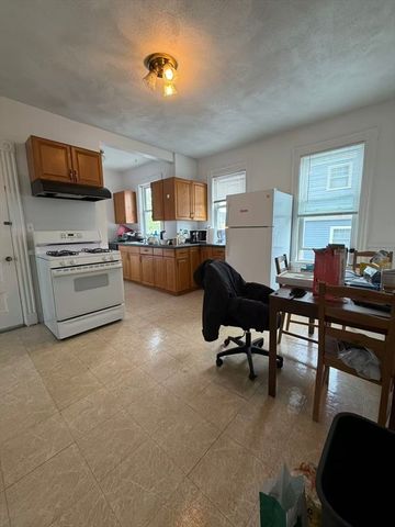 35 Fiske St 2, Waltham, MA 02451