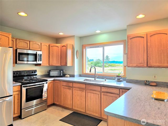 2900 Wheeler Avenue, Tokeland, WA 98590