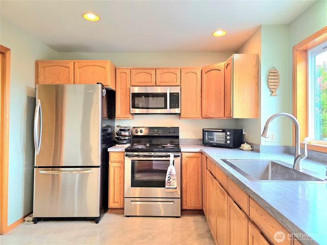 2900 Wheeler Avenue, Tokeland, WA 98590