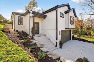 6448 Cross Road, Parkville, MO 64151