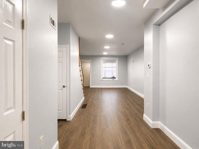 911 WOLF ST, Philadelphia, PA 19148