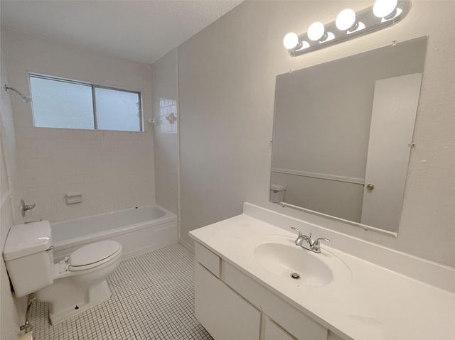 12023 Greenwood Forest Drive B, Houston, TX 77066