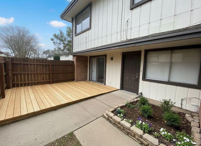 12023 Greenwood Forest Drive B, Houston, TX 77066