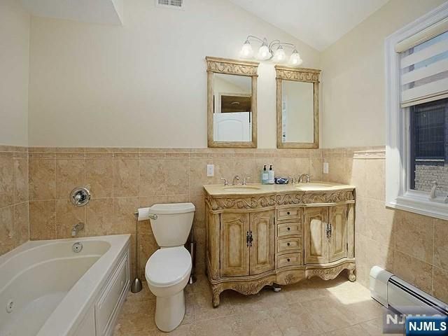 209C 8th, Palisades Park, NJ 07650
