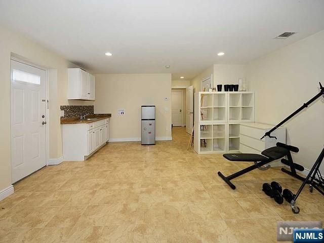 209C 8th, Palisades Park, NJ 07650