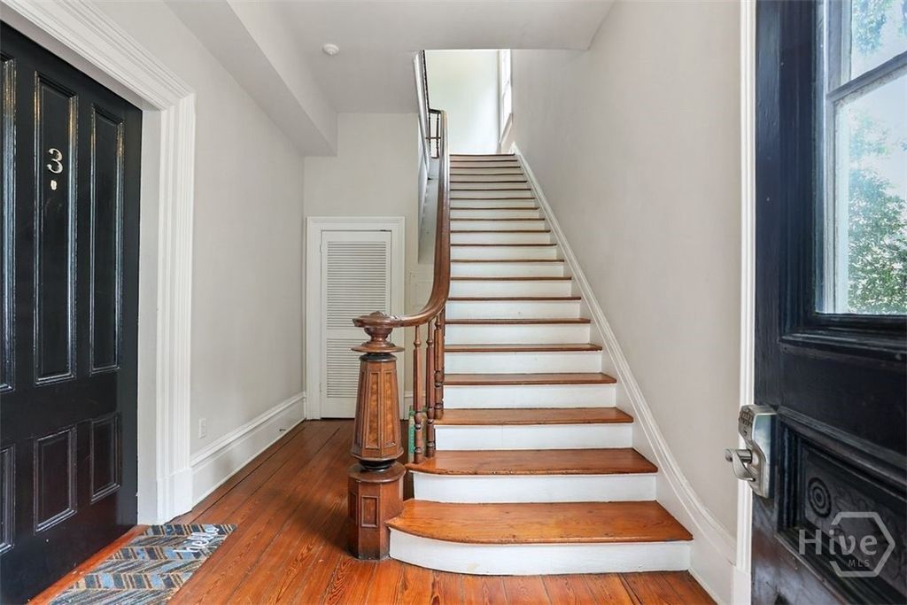 Image 3 of property listing at 123 W Charlton Street 5, Savannah, GA 31401