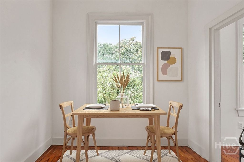 Image 8 of property listing at 123 W Charlton Street 5, Savannah, GA 31401