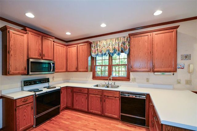 3515 Stone Cliff Way, Woodstock, GA 30189