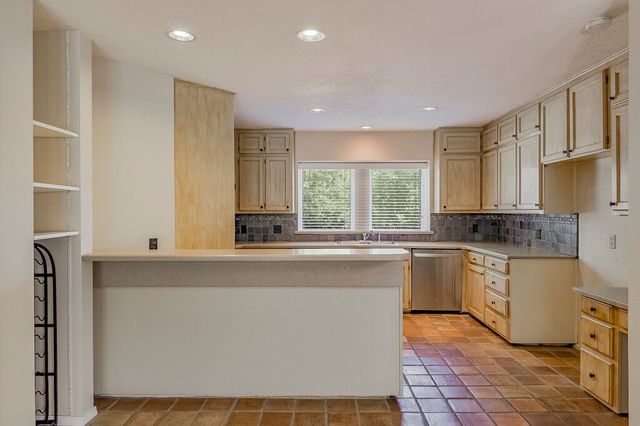 4708 Spring Creek Court, Arlington, TX 76017
