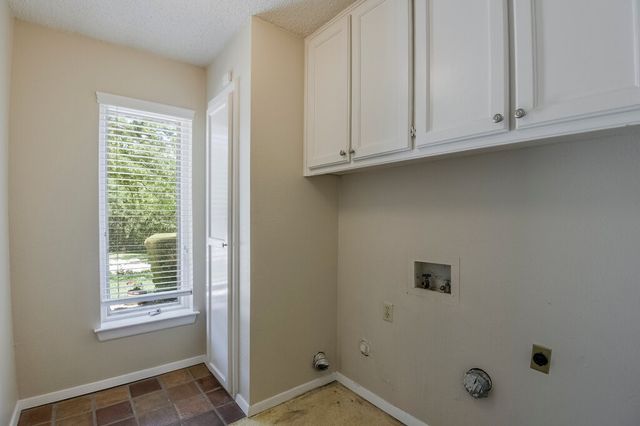 4708 Spring Creek Court, Arlington, TX 76017