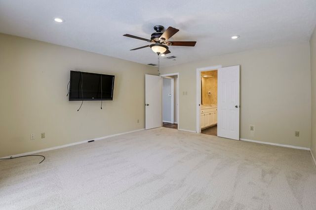 4708 Spring Creek Court, Arlington, TX 76017