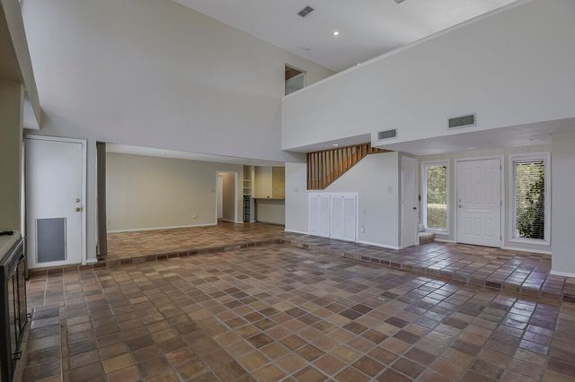 4708 Spring Creek Court, Arlington, TX 76017