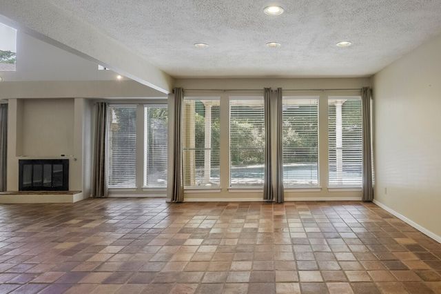 4708 Spring Creek Court, Arlington, TX 76017