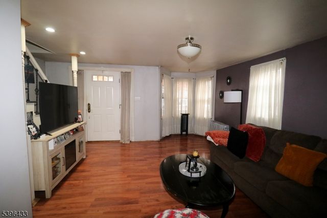 315 Mawbey St, Woodbridge Twp., NJ 07095