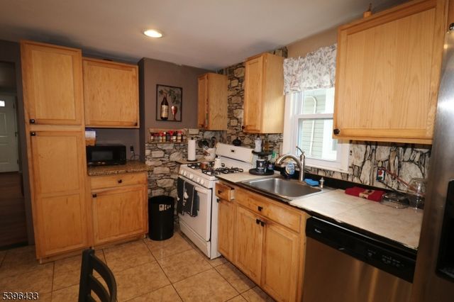 315 Mawbey St, Woodbridge Twp., NJ 07095
