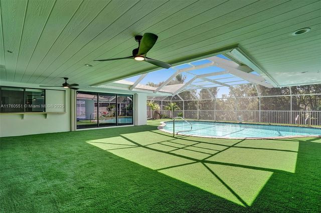 2310 NE 195th St, Miami, FL 33180