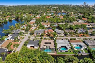 2310 NE 195th St, Miami, FL 33180