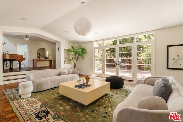 1990 Rose Villa Street, Pasadena, CA 91107