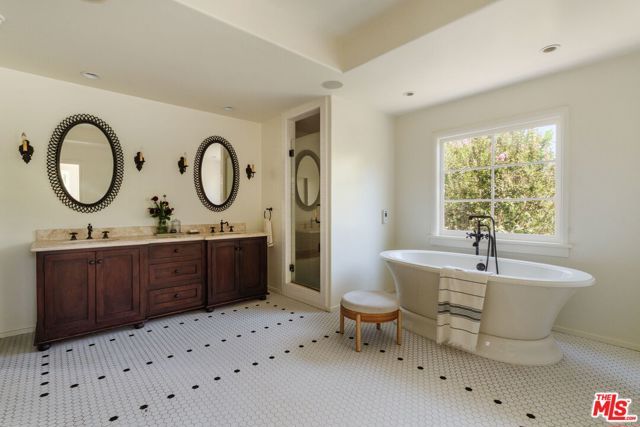 1990 Rose Villa Street, Pasadena, CA 91107