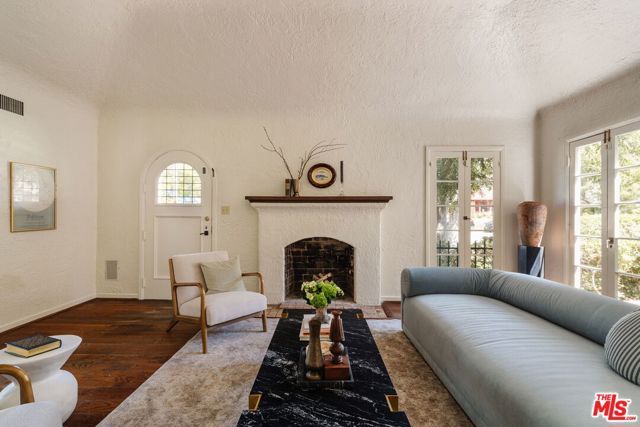 1990 Rose Villa Street, Pasadena, CA 91107