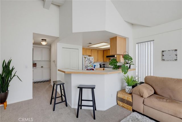4581 Warner 302, Huntington Beach, CA 92649