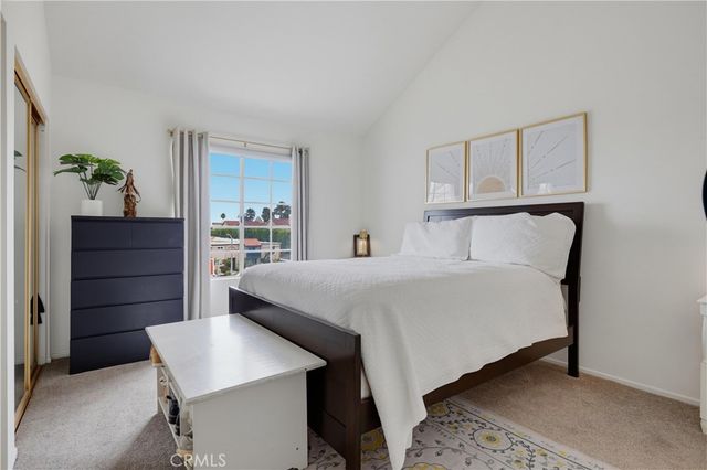 4581 Warner 302, Huntington Beach, CA 92649