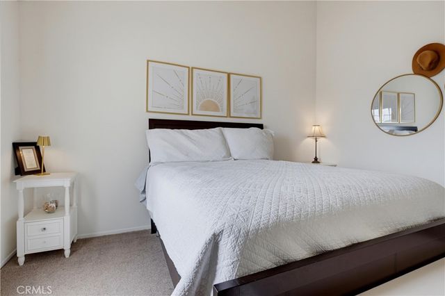 4581 Warner 302, Huntington Beach, CA 92649