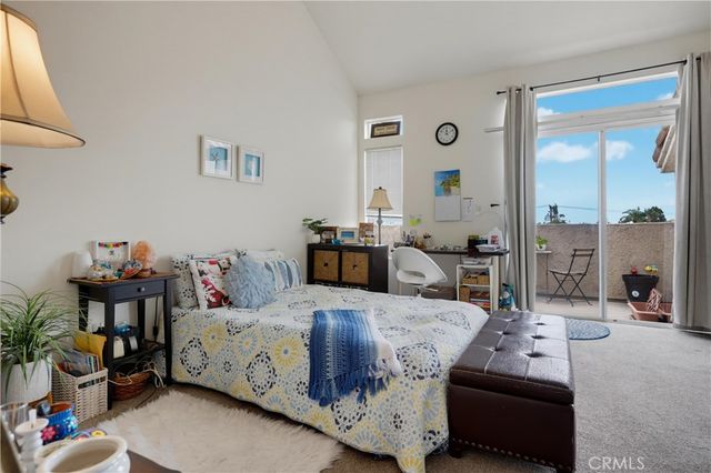 4581 Warner 302, Huntington Beach, CA 92649