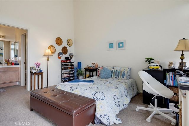 4581 Warner 302, Huntington Beach, CA 92649