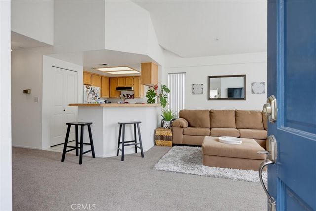 4581 Warner 302, Huntington Beach, CA 92649
