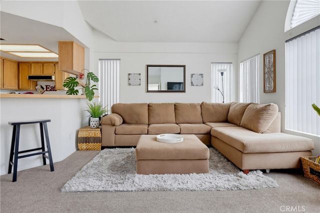4581 Warner 302, Huntington Beach, CA 92649