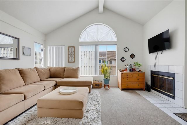 4581 Warner 302, Huntington Beach, CA 92649