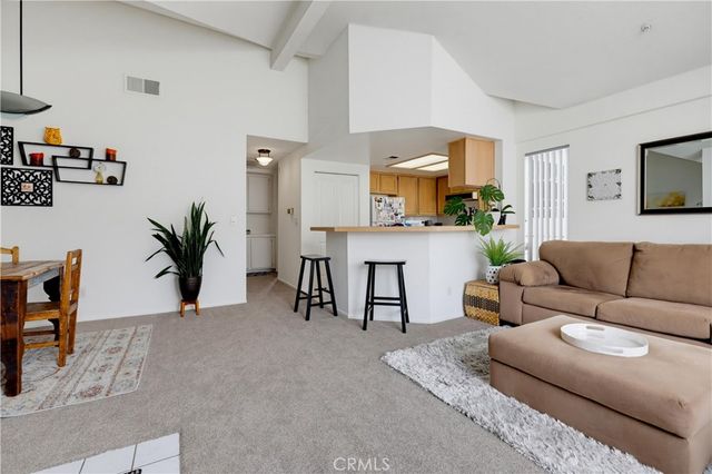 4581 Warner 302, Huntington Beach, CA 92649