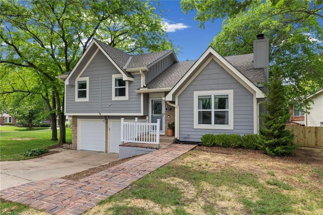 547 N Persimmon Drive, Olathe, KS 66061