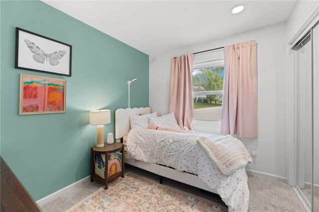 547 N Persimmon Drive, Olathe, KS 66061