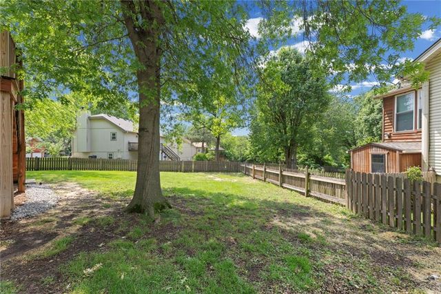 547 N Persimmon Drive, Olathe, KS 66061