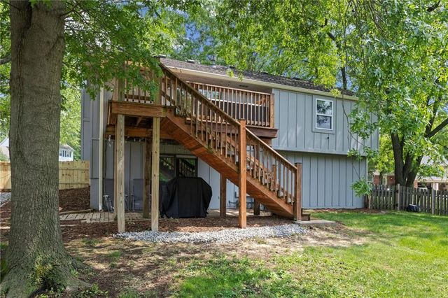 547 N Persimmon Drive, Olathe, KS 66061