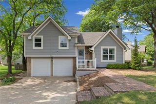 547 N Persimmon Drive, Olathe, KS 66061