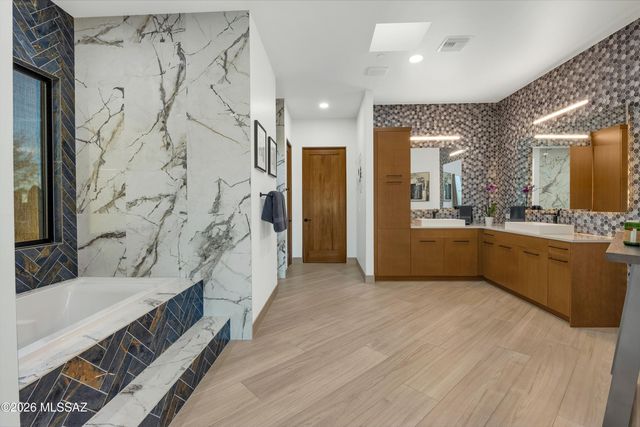 11931 N Mesquite Sunset Place, Oro Valley, AZ 85742