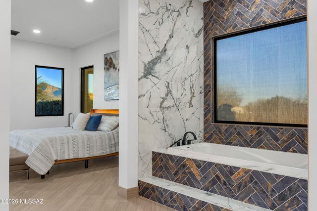 11931 N Mesquite Sunset Place, Oro Valley, AZ 85742