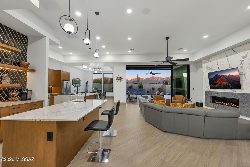 11931 N Mesquite Sunset Place, Oro Valley, AZ 85742