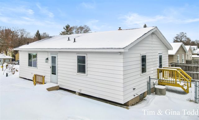 1628 Ira Avenue, Grand Rapids, MI 49504