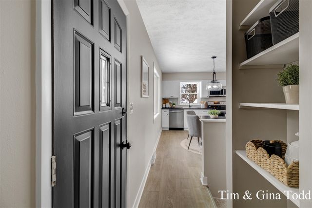 1628 Ira Avenue, Grand Rapids, MI 49504