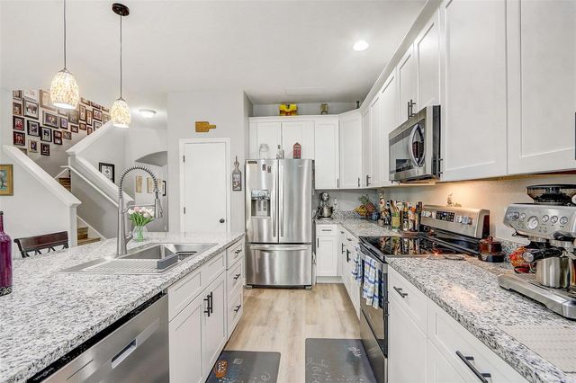 517 LAKE EAGLE LANE, Sanford, FL 32773