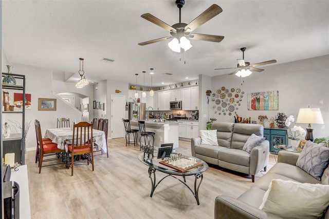 517 LAKE EAGLE LANE, Sanford, FL 32773